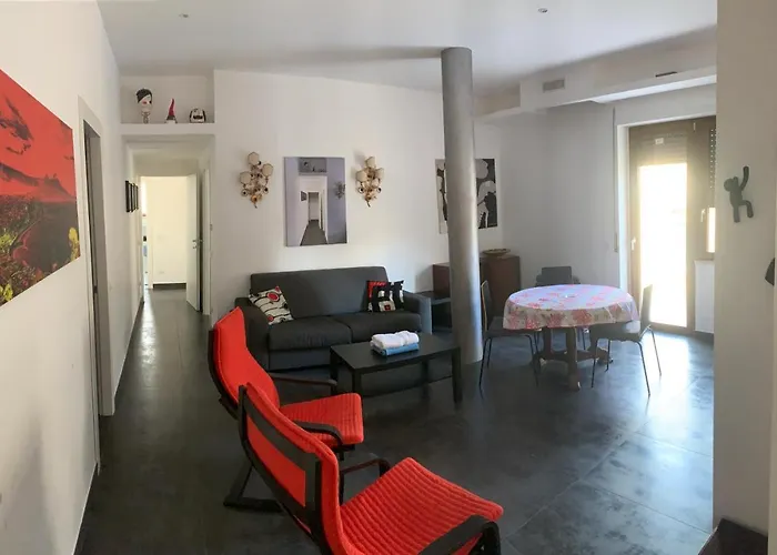 Pizzofalcone Home